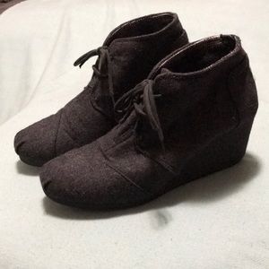 Toms charcoal felt wedge lace up